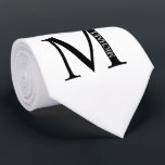 Monogramme personnalisé et Cravate de nom<br><div class="desc">Monogramme personnalisé et cadeau de nom caractéristiques monogramme personnalisé et nom dans le style de police serif classique. Parfait comme cadeaux de fête des pères pour papa,  cadeaux pour les groomsmen et pour toute occasion spéciale.</div>
