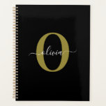 Monogramme personnalisé Nom du script Black White<br><div class="desc">Ce monogramme élégant et design de nom de script peut être offert en cadeau pour un anniversaire, mariage, douche nuptiale, anniversaire, fête des mères ou toute occasion. Il peut être personnalisé avec l'initiale et le nom de la personne. Vous pouvez modifier la police, la couleur de police, la taille de...</div>