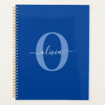 Monogramme personnalisé Nom du script Bleu Blanc<br><div class="desc">Ce monogramme élégant et design de nom de script peut être offert en cadeau pour un anniversaire, mariage, douche nuptiale, anniversaire, fête des mères ou toute occasion. Il peut être personnalisé avec l'initiale et le nom de la personne. Vous pouvez modifier la police, la couleur de police, la taille de...</div>
