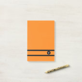 Monogramme Post-it® Post-it® Post-II orange et noi (Sur un bureau)