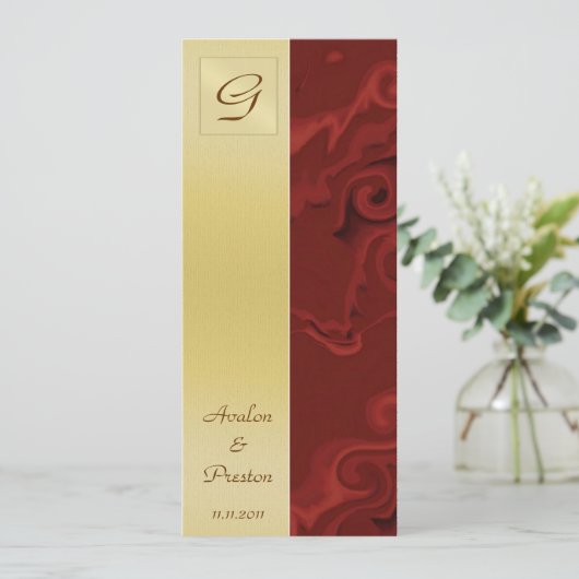 Monogramme Red Swirls Wedding Programme Invitation (Debout devant)