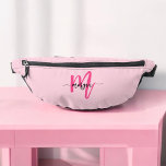 Monogramme rose chaud Nom de la fille Script<br><div class="desc">Ajoutez une pop de couleur à votre tenue avec notre Hot Pink Monogram Name Girl's Script Fanny Pack ! Doté d'un design rose vif, ce pack de mamie est personnalisé avec votre nom dans une police de script élégante pour une touche personnalisée. Parfait pour transporter des produits de première nécessité...</div>