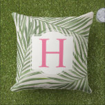 Monogramme rose Feuille de palme tropicale<br><div class="desc">Le design coussin de style tropical est doté d'un motif en feuille de palme vert de frondes en couches avec un arrière - plan de style linge neutre subtil. Le cadre décoratif blanc a un monogramme familial initial en rose vif (peut être customisé) que vous pouvez personnaliser avec votre nom...</div>
