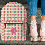 Monogramme rose Motif vintage Retro Diamant<br><div class="desc">Ce sac à dos élégant dispose d'un motif diamant vintage / rétro dans les tons rouge baies, rose magenta, rose clair, or, vert menthe et bleu aqua clair. Un modèle de texte monogramme est inclus pour une personnalisation simple - customisez-le ou retirez le modèle et le cercle si aucun monogramme...</div>