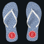 Monogramme rouge blanc et bleu grec<br><div class="desc">Sandales à tongs imprimées personnalisées avec un motif à clé grecque moderne élégant et votre monogramme ou autre texte personnalisé dans un cadre circulaire. Cliquez sur Customiser pour modifier les polices de texte et les couleurs ou ajouter vos propres images pour créer un design unique et unique !</div>