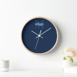 Monogramme Script Calliage Marine Horloge Bleue<br><div class="desc">Monogramme combiné à la calligraphie de brosse.</div>