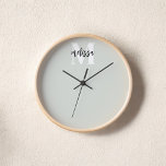 Monogramme Script Calliage Sage Green Horloge<br><div class="desc">Monogramme combiné à la calligraphie de brosse.</div>