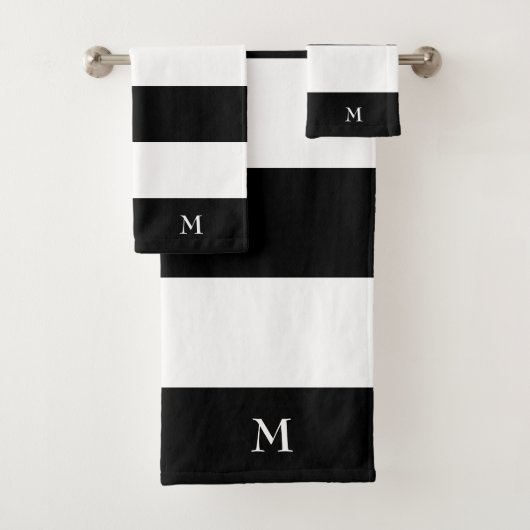 Monogramme sur rayures noires et blanches (En situation)