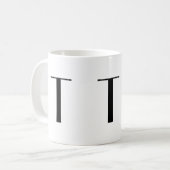 Monogramme tasse moderne noire et blanche de T (Devant gauche)