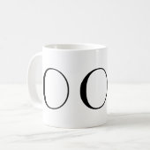 Monogramme tasse moderne noire et blanche d'O (Devant gauche)