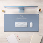 Monogramme Typographie décorative Dusty Blue<br><div class="desc">Monogramme Typographie décorative Dusty Blue Desk Mat</div>