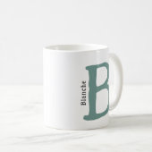 Monogramme vert moderne Initiale & Nom Café Mug (Devant droit)