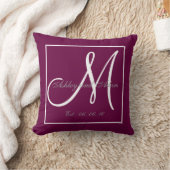 Monogramme violet de vin Mariage Keepsaké Coussin (Couverture)