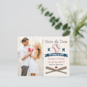 Monogrammed Baseball Theme Save the Date Aankondigingskaart (Staand voorkant)