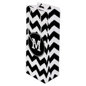 Monogrammed Black and White Zigzag Wijn Cadeautas (Voorkant Gekanteld)