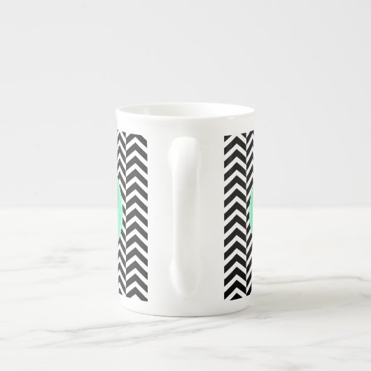 Monogrammed Black, White Zee Foam Chevron Pattern Porselein Kop (Achterkant)