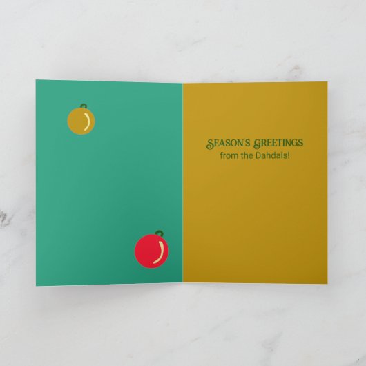 Monogrammed Fun Ornamenten Rood Groen Goud Kerst Kaart (Binnen)