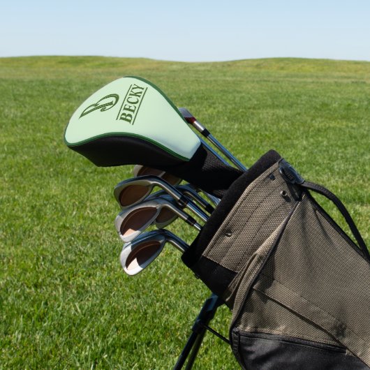 Monogrammed Golf Head Hoesje Golfheadcover (Insitu)