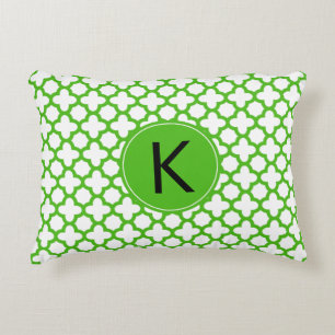 Monogrammed Kelly Green Quatrefoil Pattern Accent Kussen