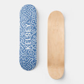 Monogrammed Minimale Lijn Kunstblauw Skateboard (Voorkant)