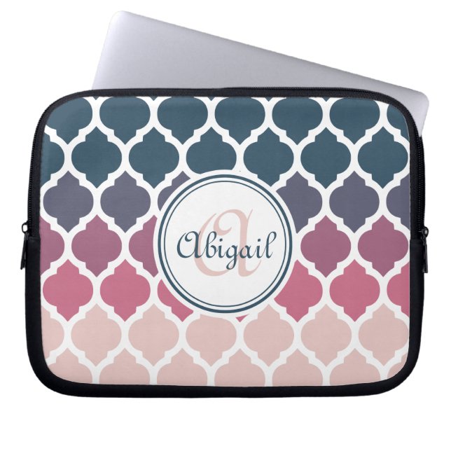 Monogrammed Pink Blue Moroccan Lattice Pattern Laptop Sleeve (Voorkant)