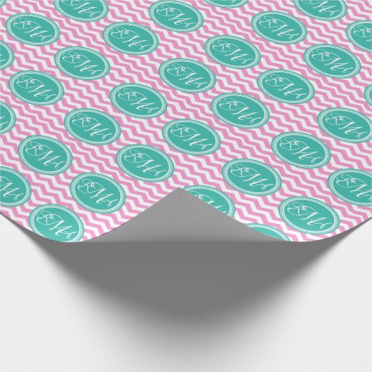 Monogrammed Pink en Blauwgroen Chevron Custom Cadeaupapier (Hoek)