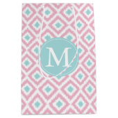 Monogrammed Pink en Mint Diamonds Ikat Pattern Medium Cadeauzakje (Voorkant)