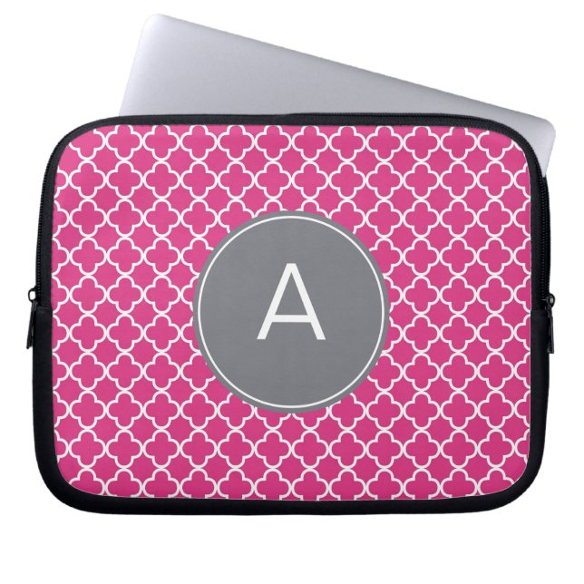 Monogrammed Quatrefoil Pattern Laptop Sleeve (Voorkant)