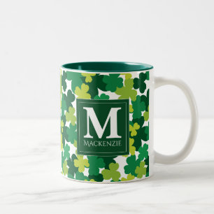 Monogrammed St. Patrick's Day Shamrocks Tweekleurige Koffiemok
