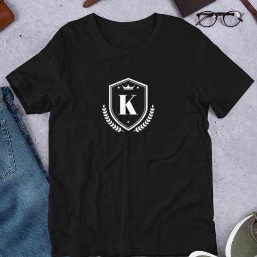 Monogrammed voornaam Initiaal Laurel Wreath Badge T-shirt