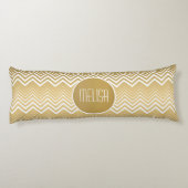 Monogrammen goud en witte zigzag Chevron Lichaamskussen (Achterkant)