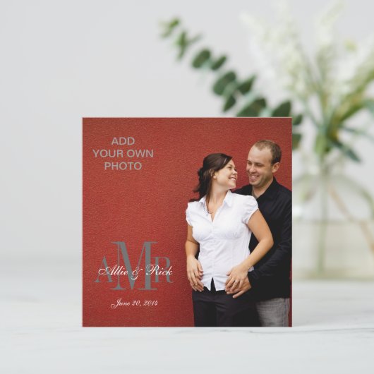 Monogrammes modernes avec invitations à des mariag (Debout devant)