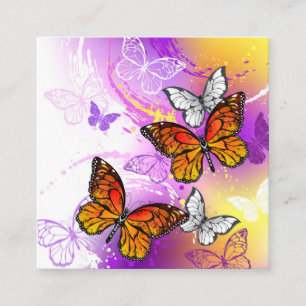 Monogramvlinders op paarse achtergrond vierkante visitekaartje