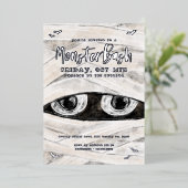 Monster Bash Spooky Wrapped Mummy Halloween Party Folie Uitnodiging (Staand Voorkant)