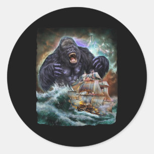 Monster Gorilla als Kraken valt een oorlogsschip a Ronde Sticker