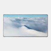 Montagne d'hiver enneigée dans les nuages (Recto)