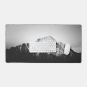 Montagne enneigée noire et blanche (Clavier et souris)