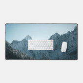 Montagnes superbes et forêt d'épinettes (Clavier et souris)