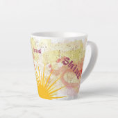 Monter et briller latte Mug (Angle droit)