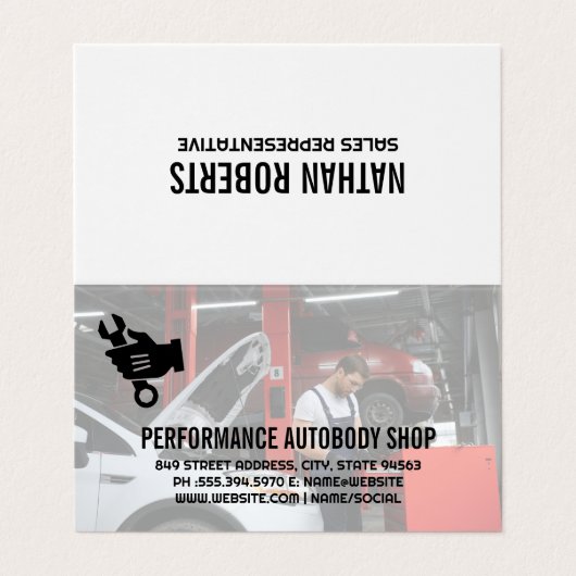 Monteur aan het werk in de auto | Automatische rep Visitekaartjes (Buitenkant ongevouwen)