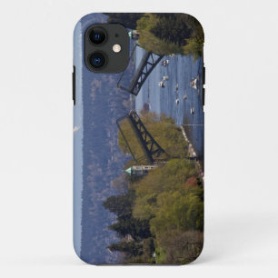 MontLake Bridge en Cascade Mountains iPhone 11 Hoesje