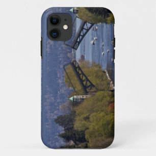 MontLake Bridge en Cascade Mountains iPhone 11 Hoesje