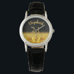 Montre 21e anniversaire chic or bow black name<br><div class="desc">Élégant, classique, glamour et féminin. Un faux arc et ruban de couleur or à la parties scintillant dorée et brillant, un peu de bling et de luxe pour un cadeau d'anniversaire ou de gardien. arrière - plan noir. Modèles pour son nom, et l'âge de 21 ans. Le nom est écrit...</div>