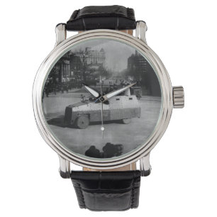 Montre 27 mars 1917 :  L'escadron de véhicule blindé