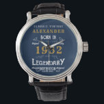 Montre 70e anniversaire personnalisé 1952 Vintage Blue Go<br><div class="desc">Une montre personnalisée unique pour cette personne spéciale anniversaire. Ajoutez le nom à ce design de style rétro vintage pour un cadeau d'anniversaire personnalisé. Modifiez facilement le nom et l'année avec le modèle fourni. Un merveilleux cadeau d'anniversaire personnalisé. Plus de cadeaux et de fournitures de fête pour cette fête disponibles...</div>