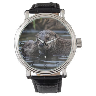 Montre **"Adrift in Love : Mummy and Baby Otter"**