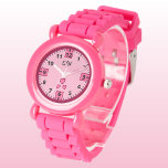 Montre Ajouter les coeurs initiales enfants roses<br><div class="desc">Cette adorable montre pour enfants est parfaite pour ajouter une touche personnelle ! Customisez-le avec les initiales de votre enfant. C'est un accessoire amusant et pratique qui aide les petits à garder une trace du temps tout en restant élégant. Les couleurs et le design sucré en font un cadeau idéal...</div>