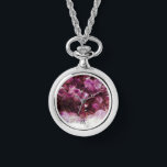 Montre Améthyste mauve chic moderne monogrammé<br><div class="desc">Montre avec motif moderne chic améthyste minéral gemstone. Design élégant et élégant. Vous pouvez ajouter votre propre monogramme pour personnaliser.</div>