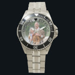 Montre Anniversaire du mariage années personnalisées<br><div class="desc">Montre photo personnalisée pour votre anniversaire de mariage (ou personnalisez pour tout ce que vous voulez!). Le modèle est configuré pour que vous puissiez ajouter votre propre photo et vous pouvez également modifier tout le texte si vous le souhaitez. Le libellé est placé sur une bordure semi-transparente superposée au-dessus de...</div>