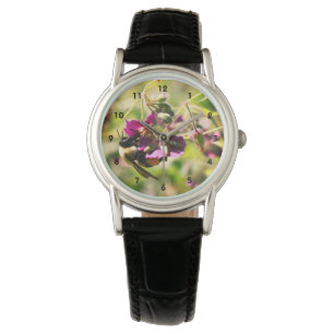 Montre Bumble Bee On Rose Flower Close Up